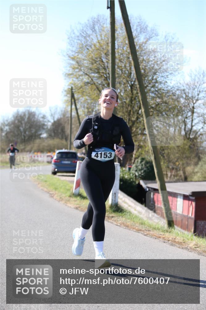 06.04.2025 - 44. Internationalen Wilhelmsburger Insellauf Jannik Wohlers http://msf.ph/oto/7600407 06.04.2025 10:42:02 Laufen 4153 meine-sportfotos.de