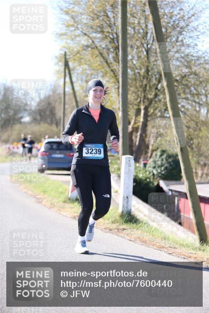 06.04.2025 - 44. Internationalen Wilhelmsburger Insellauf Jannik Wohlers http://msf.ph/oto/7600440 06.04.2025 10:42:14 Laufen 3239 meine-sportfotos.de