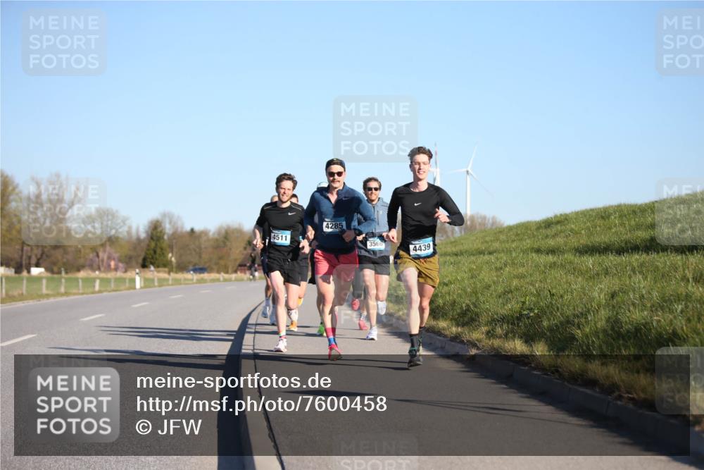 06.04.2025 - 44. Internationalen Wilhelmsburger Insellauf Jannik Wohlers http://msf.ph/oto/7600458 06.04.2025 09:19:02 Laufen 4511, 4285, 3566, 4439 meine-sportfotos.de
