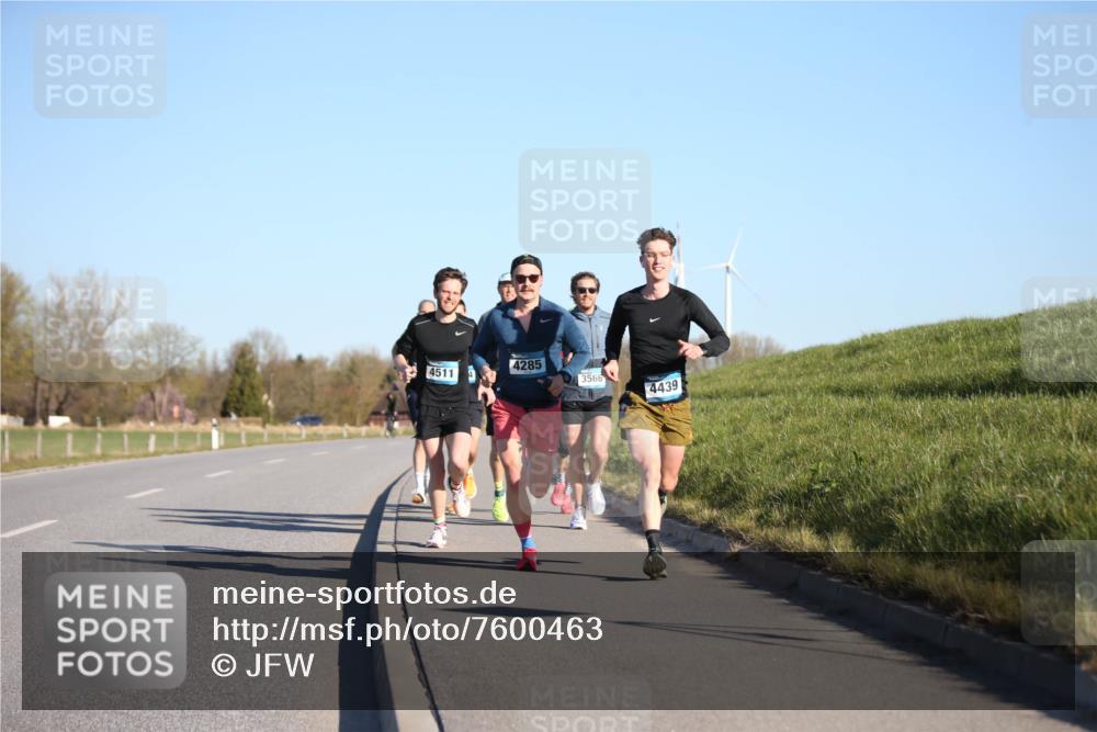 06.04.2025 - 44. Internationalen Wilhelmsburger Insellauf Jannik Wohlers http://msf.ph/oto/7600463 06.04.2025 09:19:03 Laufen 4511, 4285, 3566, 4439 meine-sportfotos.de