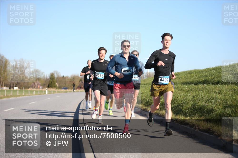 06.04.2025 - 44. Internationalen Wilhelmsburger Insellauf Jannik Wohlers http://msf.ph/oto/7600500 06.04.2025 09:19:04 Laufen 4511, 3961, 4285, 8566, 4439 meine-sportfotos.de