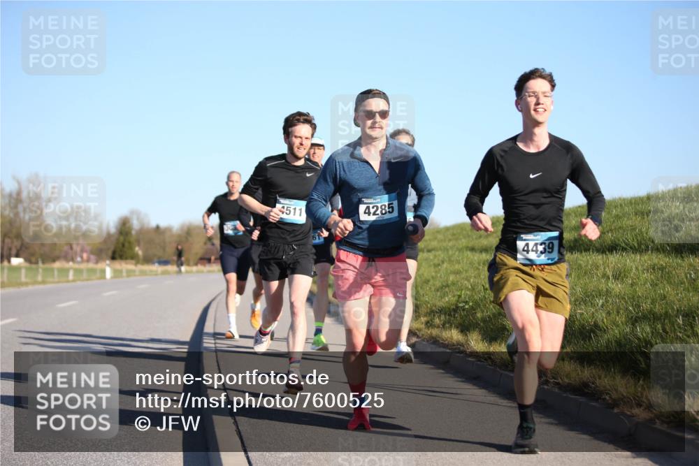 06.04.2025 - 44. Internationalen Wilhelmsburger Insellauf Jannik Wohlers http://msf.ph/oto/7600525 06.04.2025 09:19:04 Laufen 4511, 4285, 4439 meine-sportfotos.de