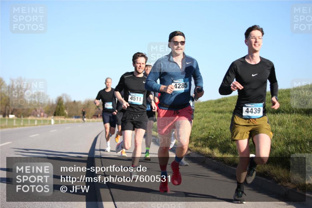 06.04.2025 - 44. Internationalen Wilhelmsburger Insellauf Jannik Wohlers http://msf.ph/oto/7600531 06.04.2025 09:19:04 Laufen 3059, 4511, 4285, 4439 meine-sportfotos.de