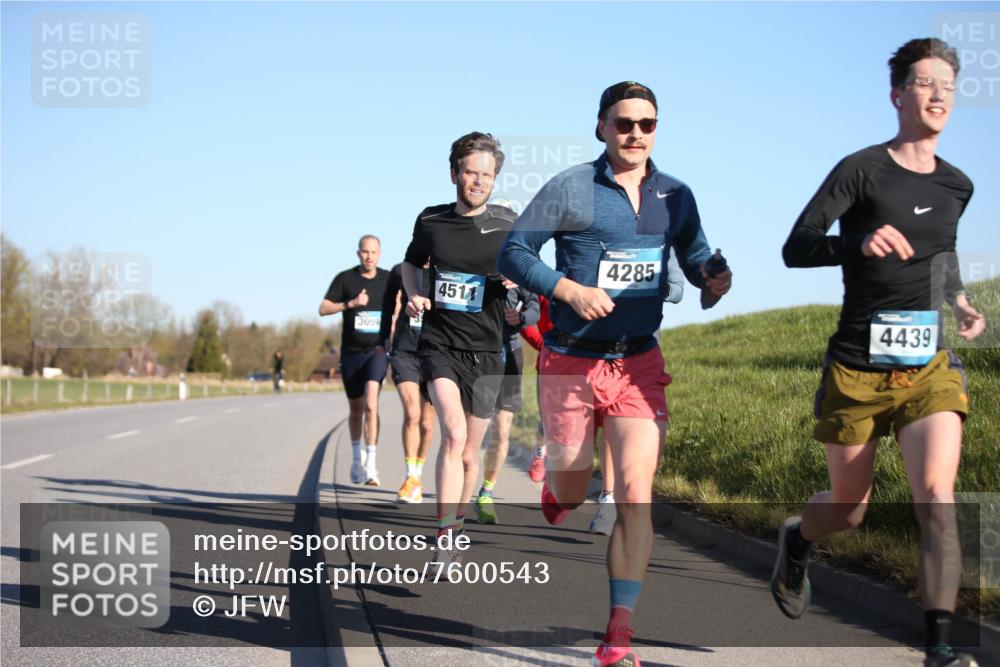 06.04.2025 - 44. Internationalen Wilhelmsburger Insellauf Jannik Wohlers http://msf.ph/oto/7600543 06.04.2025 09:19:04 Laufen 3059, 4511, 4285, 4439 meine-sportfotos.de