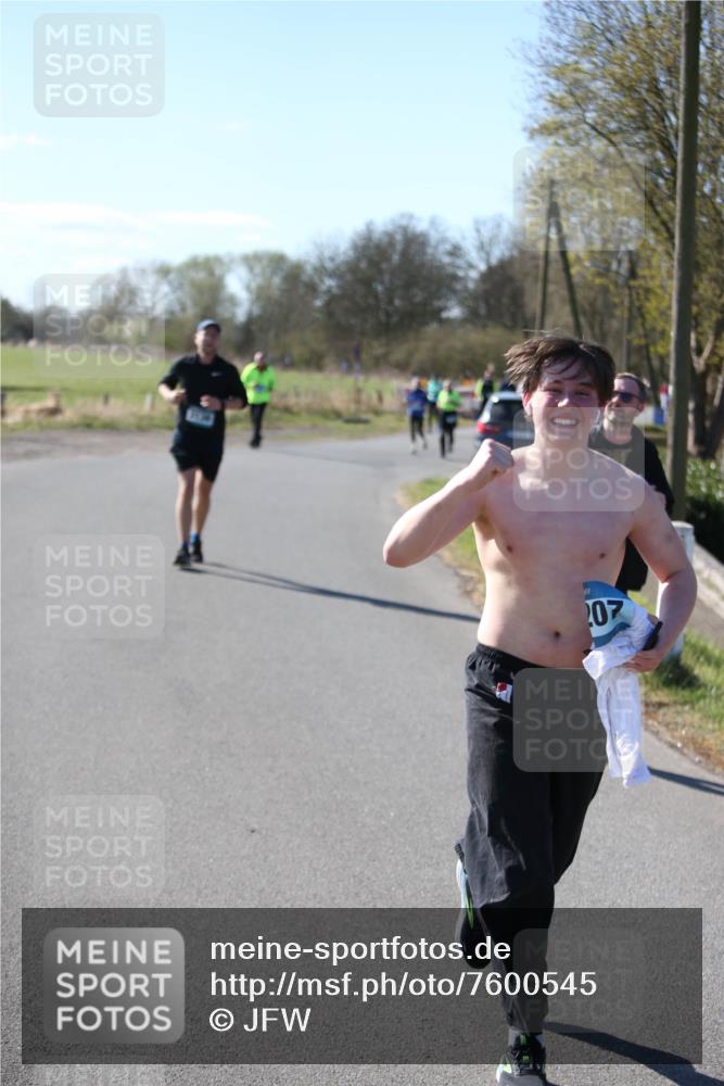 06.04.2025 - 44. Internationalen Wilhelmsburger Insellauf Jannik Wohlers http://msf.ph/oto/7600545 06.04.2025 10:42:36 Laufen 207 meine-sportfotos.de