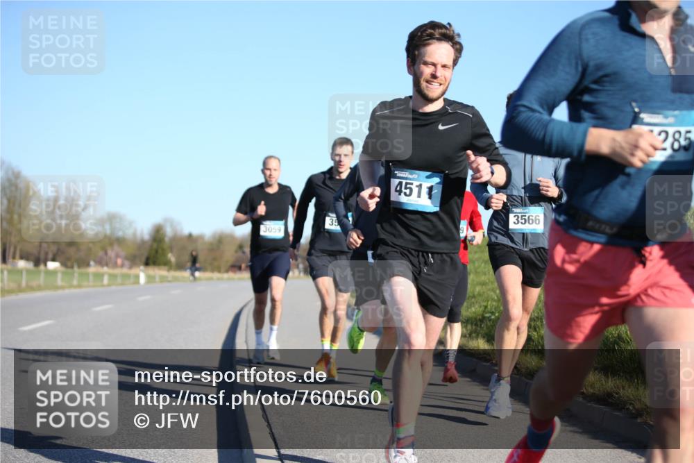 06.04.2025 - 44. Internationalen Wilhelmsburger Insellauf Jannik Wohlers http://msf.ph/oto/7600560 06.04.2025 09:19:05 Laufen 3059, 35, 4511, 3566, 285 meine-sportfotos.de