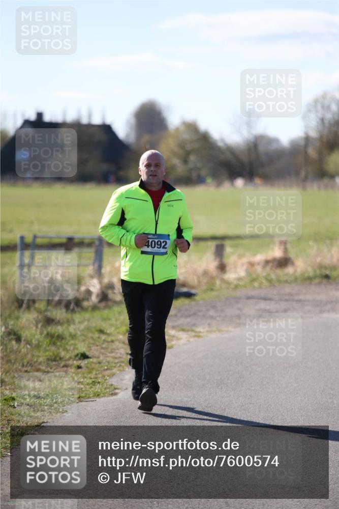 06.04.2025 - 44. Internationalen Wilhelmsburger Insellauf Jannik Wohlers http://msf.ph/oto/7600574 06.04.2025 10:42:45 Laufen 4092 meine-sportfotos.de