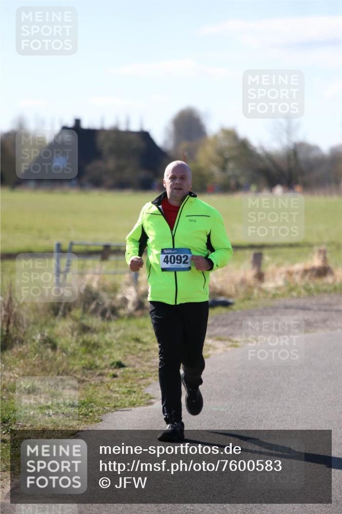06.04.2025 - 44. Internationalen Wilhelmsburger Insellauf Jannik Wohlers http://msf.ph/oto/7600583 06.04.2025 10:42:46 Laufen 4092 meine-sportfotos.de