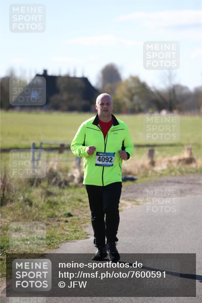 06.04.2025 - 44. Internationalen Wilhelmsburger Insellauf Jannik Wohlers http://msf.ph/oto/7600591 06.04.2025 10:42:46 Laufen 4092 meine-sportfotos.de
