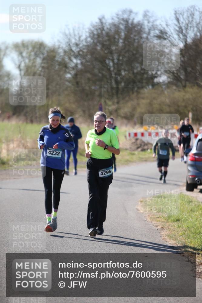 06.04.2025 - 44. Internationalen Wilhelmsburger Insellauf Jannik Wohlers http://msf.ph/oto/7600595 06.04.2025 10:42:47 Laufen 4232, 4295 meine-sportfotos.de