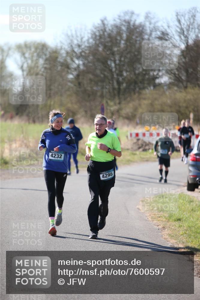 06.04.2025 - 44. Internationalen Wilhelmsburger Insellauf Jannik Wohlers http://msf.ph/oto/7600597 06.04.2025 10:42:47 Laufen 4232, 4295 meine-sportfotos.de