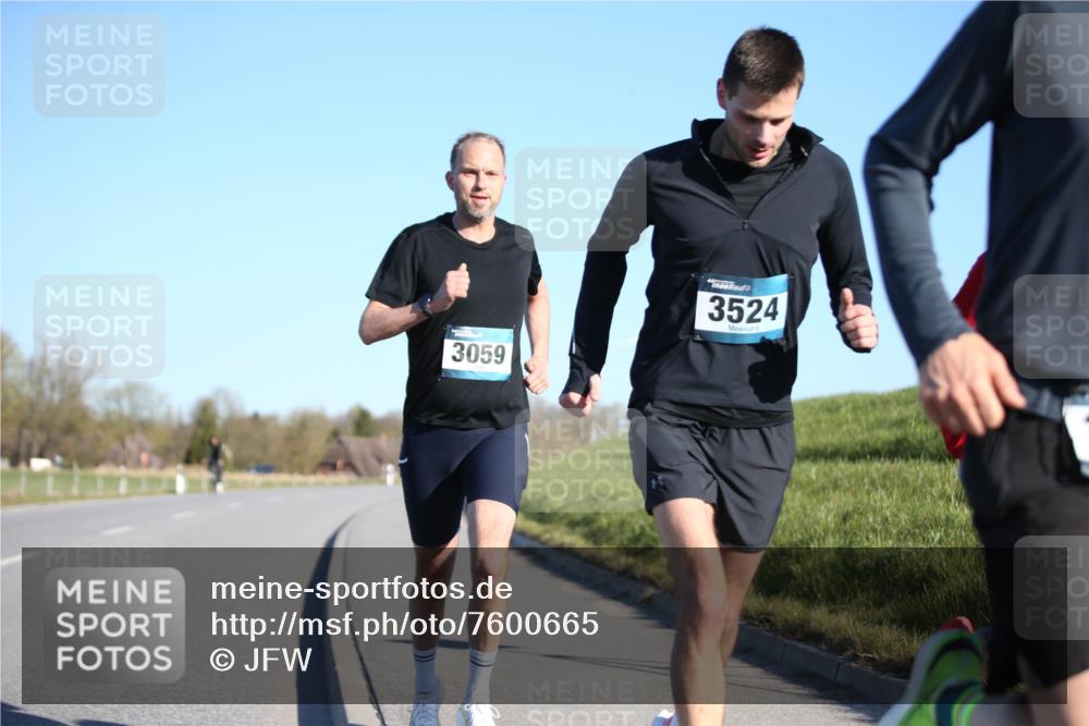 06.04.2025 - 44. Internationalen Wilhelmsburger Insellauf Jannik Wohlers http://msf.ph/oto/7600665 06.04.2025 09:19:06 Laufen 3059, 3524 meine-sportfotos.de