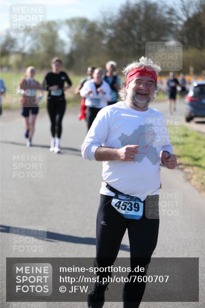 06.04.2025 - 44. Internationalen Wilhelmsburger Insellauf Jannik Wohlers http://msf.ph/oto/7600707 06.04.2025 10:43:03 Laufen 4539 meine-sportfotos.de