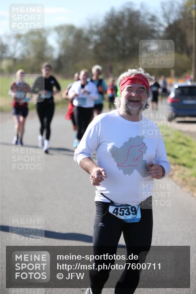 06.04.2025 - 44. Internationalen Wilhelmsburger Insellauf Jannik Wohlers http://msf.ph/oto/7600711 06.04.2025 10:43:03 Laufen 4539 meine-sportfotos.de