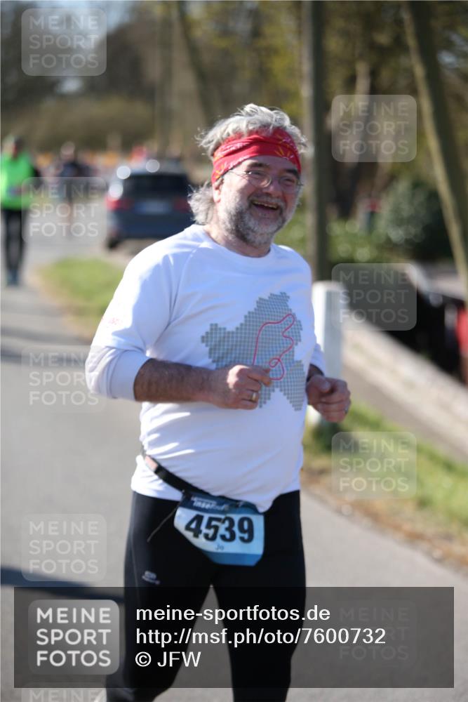 06.04.2025 - 44. Internationalen Wilhelmsburger Insellauf Jannik Wohlers http://msf.ph/oto/7600732 06.04.2025 10:43:04 Laufen 4539 meine-sportfotos.de
