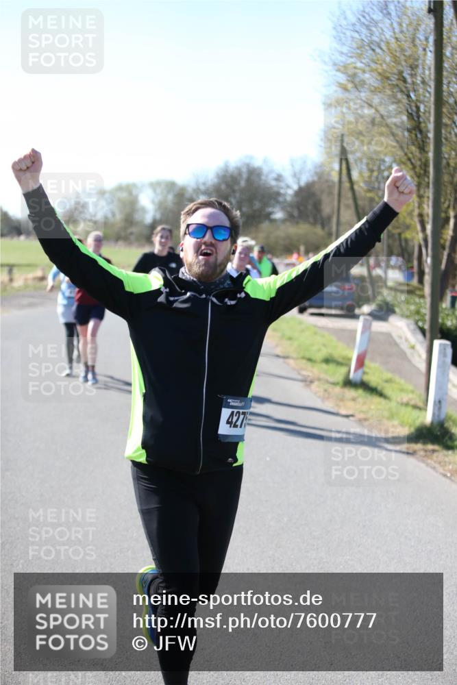 06.04.2025 - 44. Internationalen Wilhelmsburger Insellauf Jannik Wohlers http://msf.ph/oto/7600777 06.04.2025 10:43:06 Laufen 427 meine-sportfotos.de