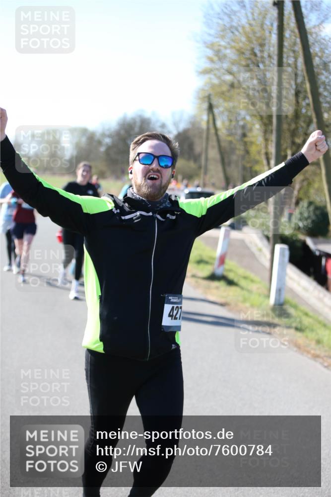 06.04.2025 - 44. Internationalen Wilhelmsburger Insellauf Jannik Wohlers http://msf.ph/oto/7600784 06.04.2025 10:43:06 Laufen 427 meine-sportfotos.de