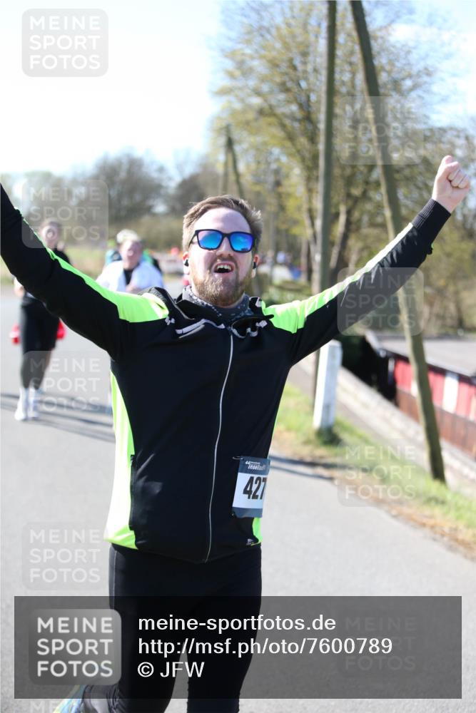 06.04.2025 - 44. Internationalen Wilhelmsburger Insellauf Jannik Wohlers http://msf.ph/oto/7600789 06.04.2025 10:43:06 Laufen 427 meine-sportfotos.de
