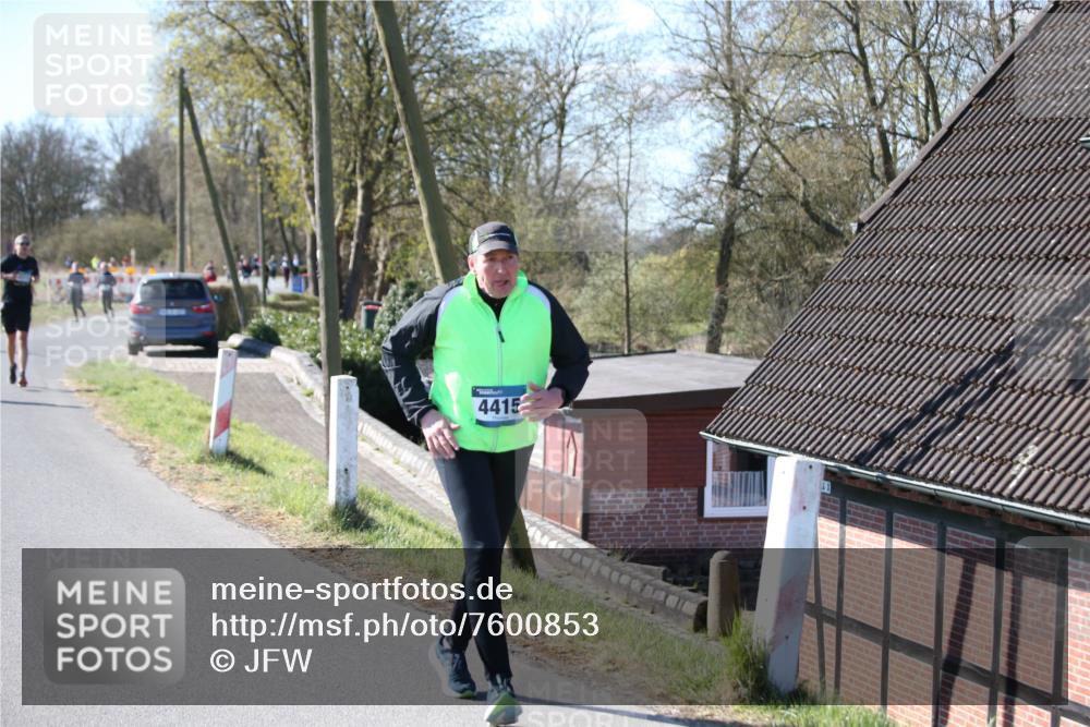 06.04.2025 - 44. Internationalen Wilhelmsburger Insellauf Jannik Wohlers http://msf.ph/oto/7600853 06.04.2025 10:43:11 Laufen 4415 meine-sportfotos.de