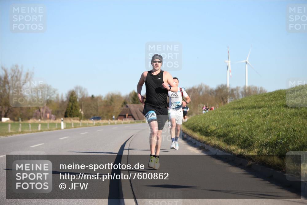 06.04.2025 - 44. Internationalen Wilhelmsburger Insellauf Jannik Wohlers http://msf.ph/oto/7600862 06.04.2025 09:19:26 Laufen 3739, 4570 meine-sportfotos.de