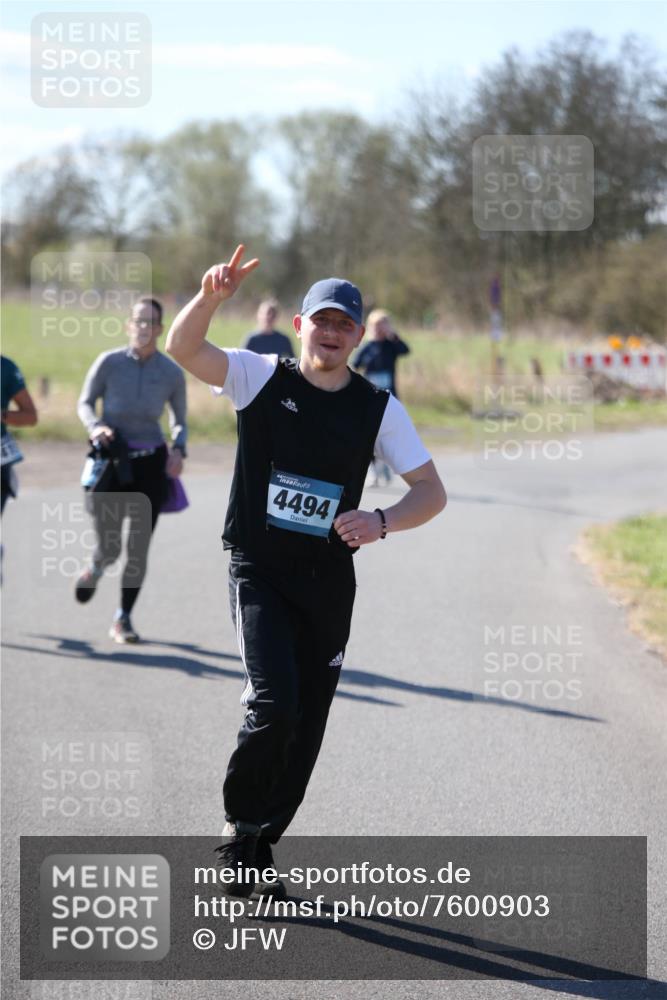 06.04.2025 - 44. Internationalen Wilhelmsburger Insellauf Jannik Wohlers http://msf.ph/oto/7600903 06.04.2025 10:43:20 Laufen 4494 meine-sportfotos.de