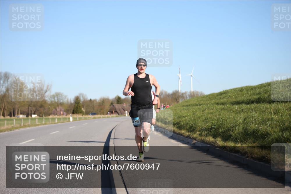 06.04.2025 - 44. Internationalen Wilhelmsburger Insellauf Jannik Wohlers http://msf.ph/oto/7600947 06.04.2025 09:19:27 Laufen 739 meine-sportfotos.de