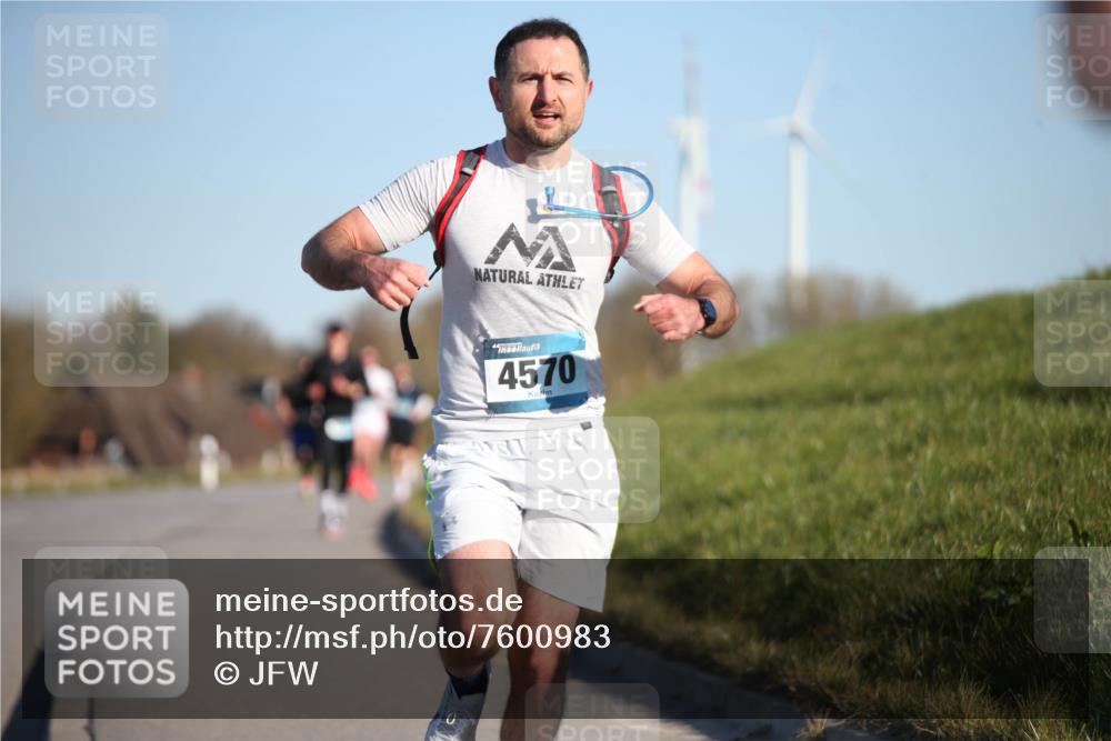 06.04.2025 - 44. Internationalen Wilhelmsburger Insellauf Jannik Wohlers http://msf.ph/oto/7600983 06.04.2025 09:19:28 Laufen 4570 meine-sportfotos.de