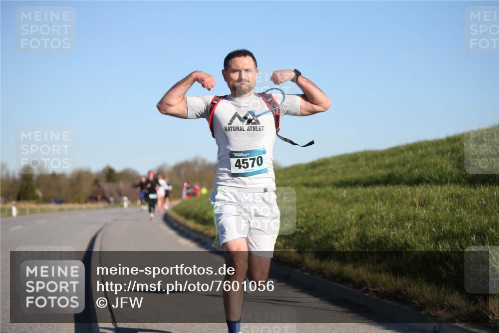 06.04.2025 - 44. Internationalen Wilhelmsburger Insellauf Jannik Wohlers http://msf.ph/oto/7601056 06.04.2025 09:19:29 Laufen 4570 meine-sportfotos.de