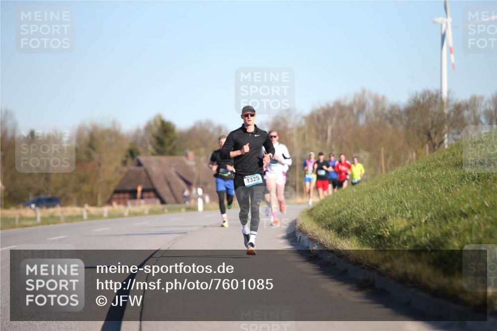 06.04.2025 - 44. Internationalen Wilhelmsburger Insellauf Jannik Wohlers http://msf.ph/oto/7601085 06.04.2025 09:19:32 Laufen 4325 meine-sportfotos.de