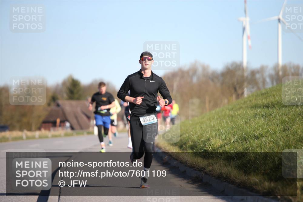 06.04.2025 - 44. Internationalen Wilhelmsburger Insellauf Jannik Wohlers http://msf.ph/oto/7601109 06.04.2025 09:19:34 Laufen 4325 meine-sportfotos.de