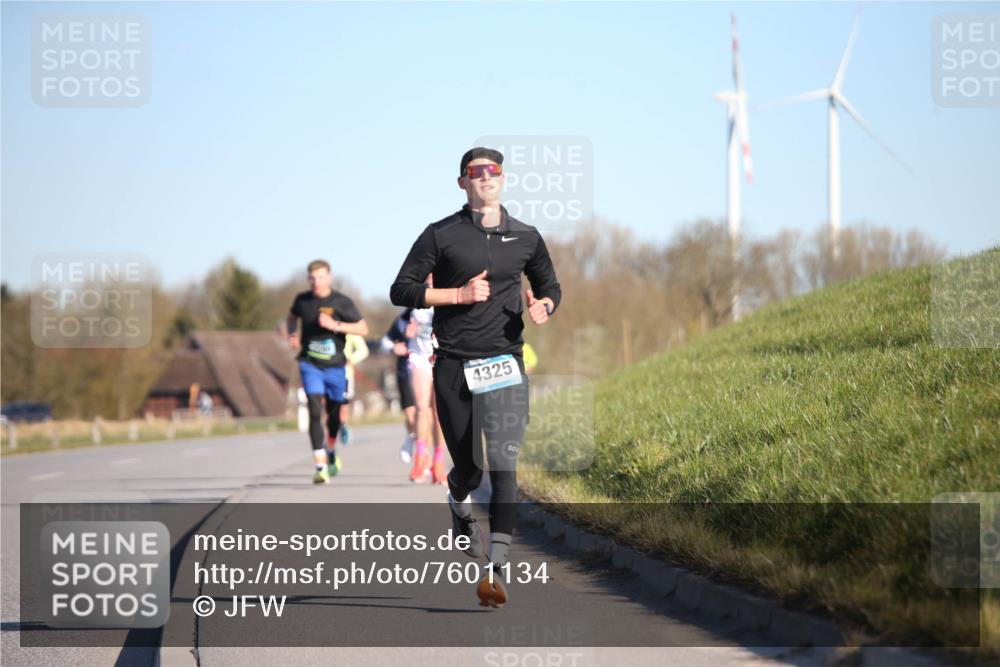 06.04.2025 - 44. Internationalen Wilhelmsburger Insellauf Jannik Wohlers http://msf.ph/oto/7601134 06.04.2025 09:19:35 Laufen 09, 4325 meine-sportfotos.de