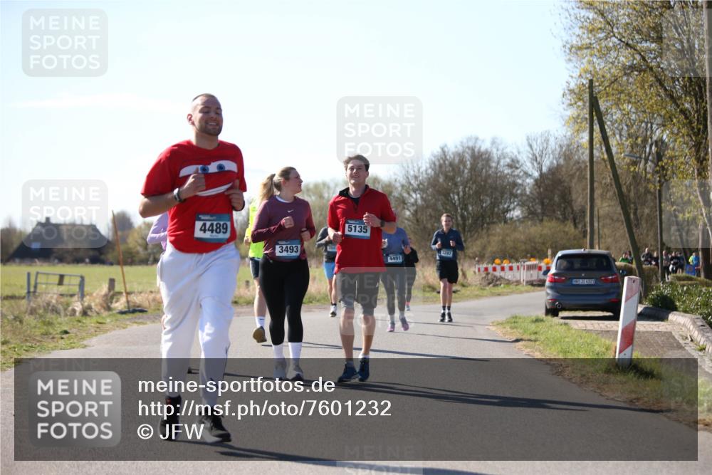 06.04.2025 - 44. Internationalen Wilhelmsburger Insellauf Jannik Wohlers http://msf.ph/oto/7601232 06.04.2025 10:44:12 Laufen 4489, 3493, 3507, 5135, 4491, 1287, 4321 meine-sportfotos.de