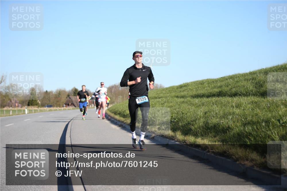 06.04.2025 - 44. Internationalen Wilhelmsburger Insellauf Jannik Wohlers http://msf.ph/oto/7601245 06.04.2025 09:19:37 Laufen 4325 meine-sportfotos.de