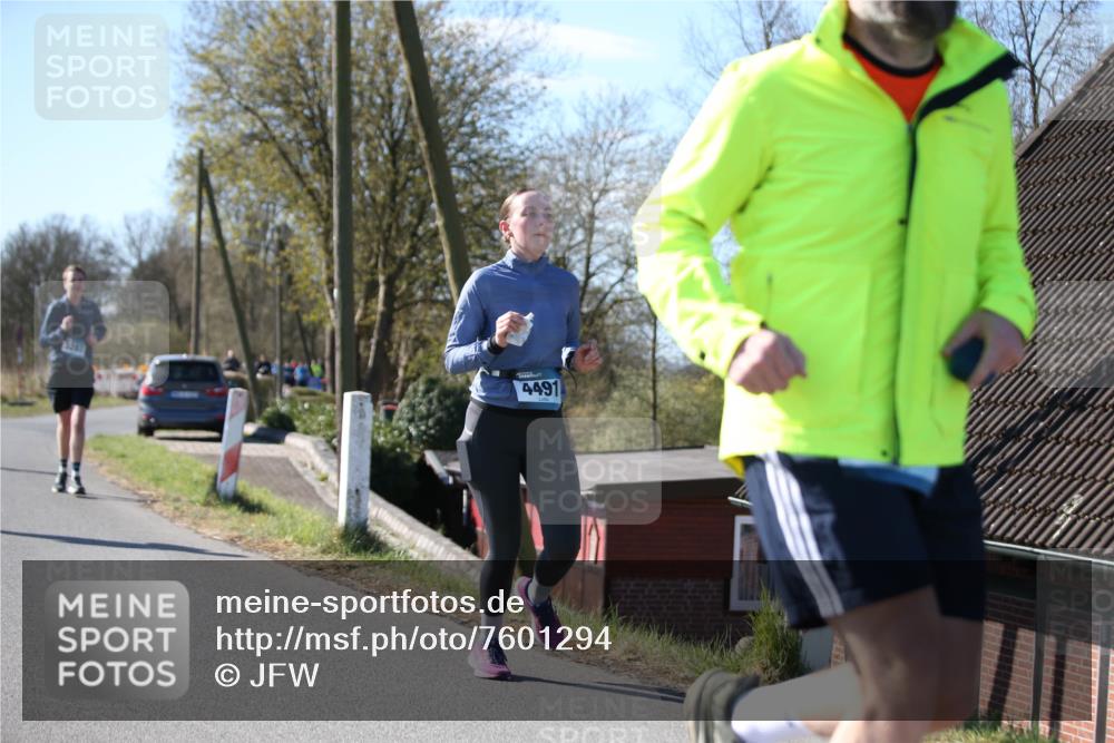 06.04.2025 - 44. Internationalen Wilhelmsburger Insellauf Jannik Wohlers http://msf.ph/oto/7601294 06.04.2025 10:44:18 Laufen 4491 meine-sportfotos.de
