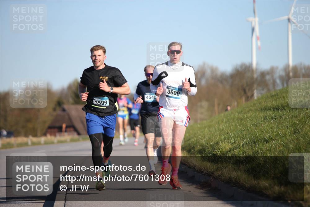 06.04.2025 - 44. Internationalen Wilhelmsburger Insellauf Jannik Wohlers http://msf.ph/oto/7601308 06.04.2025 09:19:39 Laufen 3599, 4548, 3600 meine-sportfotos.de