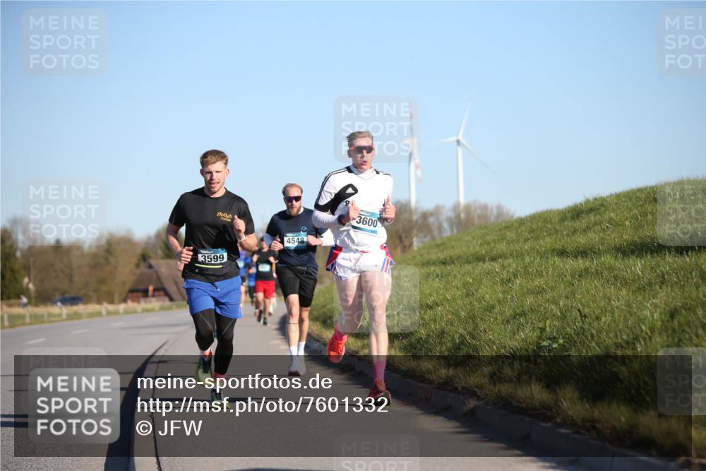 06.04.2025 - 44. Internationalen Wilhelmsburger Insellauf Jannik Wohlers http://msf.ph/oto/7601332 06.04.2025 09:19:41 Laufen 3599, 4548, 3600 meine-sportfotos.de