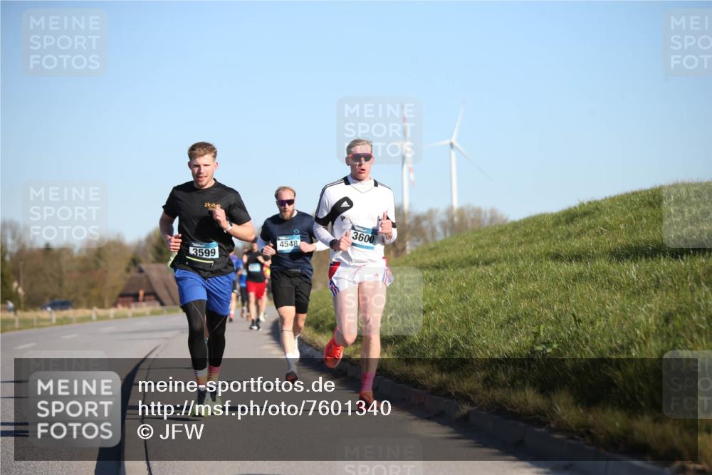 06.04.2025 - 44. Internationalen Wilhelmsburger Insellauf Jannik Wohlers http://msf.ph/oto/7601340 06.04.2025 09:19:41 Laufen 3599, 4548, 3600 meine-sportfotos.de
