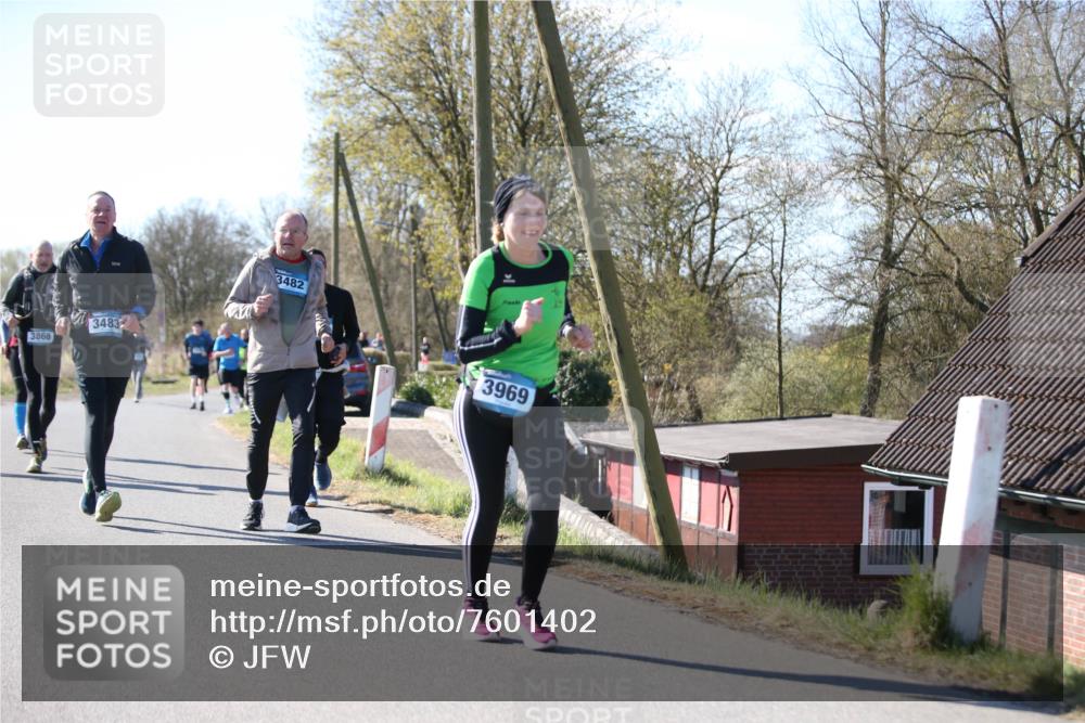 06.04.2025 - 44. Internationalen Wilhelmsburger Insellauf Jannik Wohlers http://msf.ph/oto/7601402 06.04.2025 10:44:45 Laufen 3868, 3483, 3482, 3969 meine-sportfotos.de