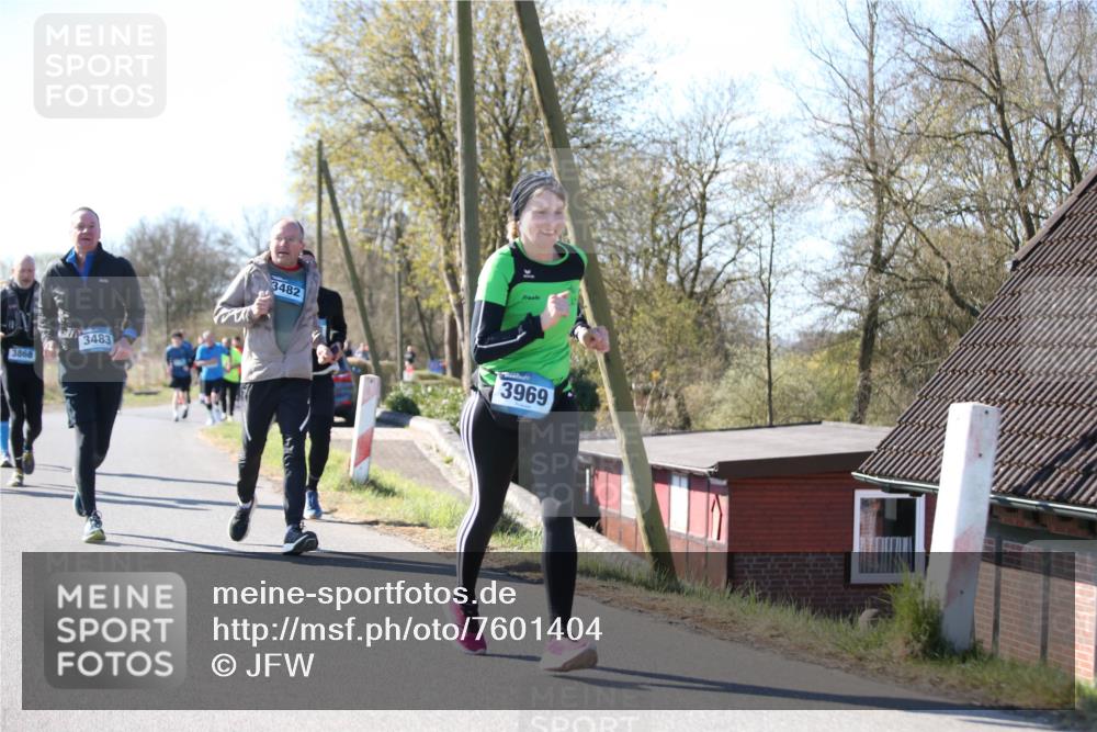06.04.2025 - 44. Internationalen Wilhelmsburger Insellauf Jannik Wohlers http://msf.ph/oto/7601404 06.04.2025 10:44:45 Laufen 3868, 3483, 3482, 3969 meine-sportfotos.de