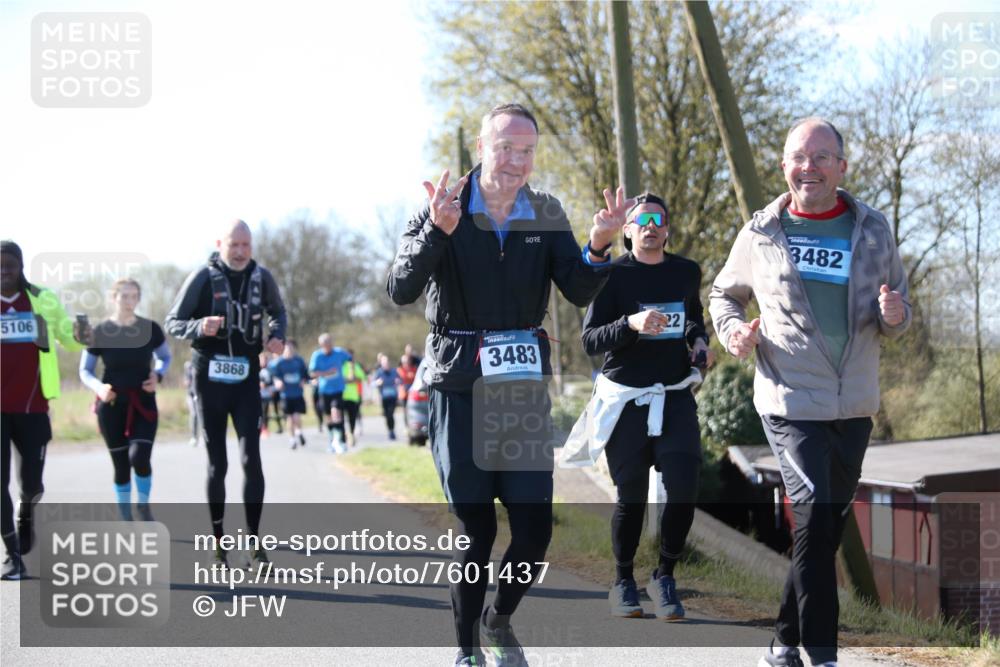 06.04.2025 - 44. Internationalen Wilhelmsburger Insellauf Jannik Wohlers http://msf.ph/oto/7601437 06.04.2025 10:44:47 Laufen 5106, 3868, 3483, 22, 3482 meine-sportfotos.de
