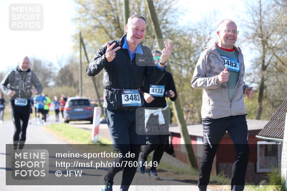 06.04.2025 - 44. Internationalen Wilhelmsburger Insellauf Jannik Wohlers http://msf.ph/oto/7601449 06.04.2025 10:44:47 Laufen 3868, 3483, 4122, 3482 meine-sportfotos.de