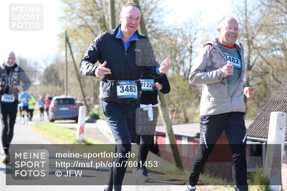 06.04.2025 - 44. Internationalen Wilhelmsburger Insellauf Jannik Wohlers http://msf.ph/oto/7601453 06.04.2025 10:44:47 Laufen 3868, 3483, 122, 3482 meine-sportfotos.de
