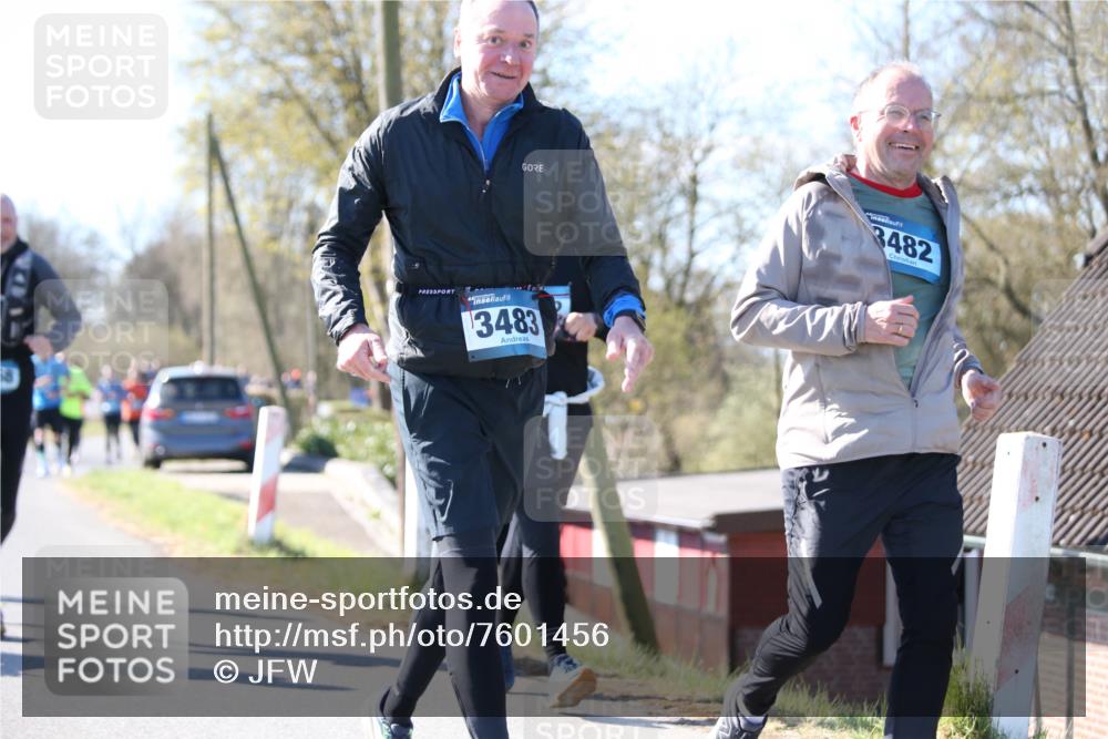 06.04.2025 - 44. Internationalen Wilhelmsburger Insellauf Jannik Wohlers http://msf.ph/oto/7601456 06.04.2025 10:44:47 Laufen 3482, 3483 meine-sportfotos.de