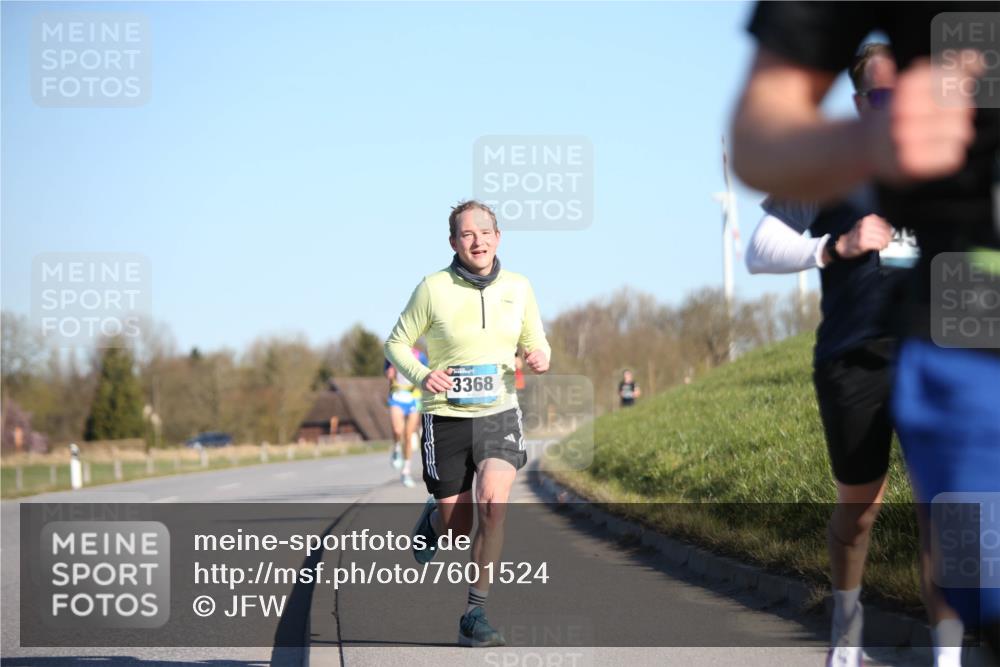 06.04.2025 - 44. Internationalen Wilhelmsburger Insellauf Jannik Wohlers http://msf.ph/oto/7601524 06.04.2025 09:19:44 Laufen 3368, 45 meine-sportfotos.de