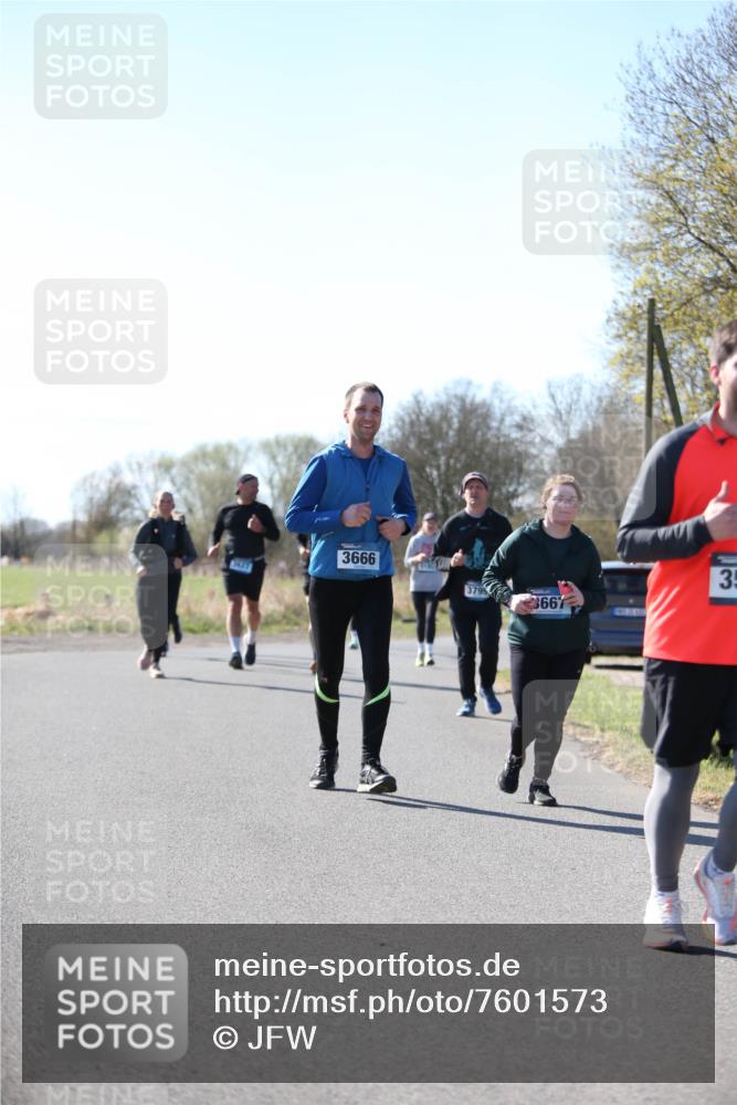 06.04.2025 - 44. Internationalen Wilhelmsburger Insellauf Jannik Wohlers http://msf.ph/oto/7601573 06.04.2025 10:45:03 Laufen 3627, 3666, 3667, 3 meine-sportfotos.de