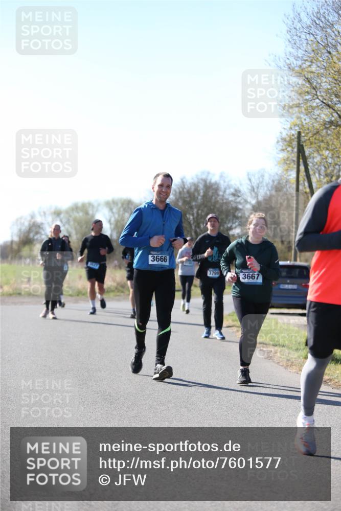 06.04.2025 - 44. Internationalen Wilhelmsburger Insellauf Jannik Wohlers http://msf.ph/oto/7601577 06.04.2025 10:45:03 Laufen 3666, 3799, 3667 meine-sportfotos.de