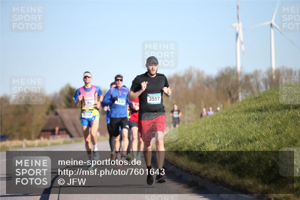 06.04.2025 - 44. Internationalen Wilhelmsburger Insellauf Jannik Wohlers http://msf.ph/oto/7601643 06.04.2025 09:19:47 Laufen 3259, 430, 3557 meine-sportfotos.de