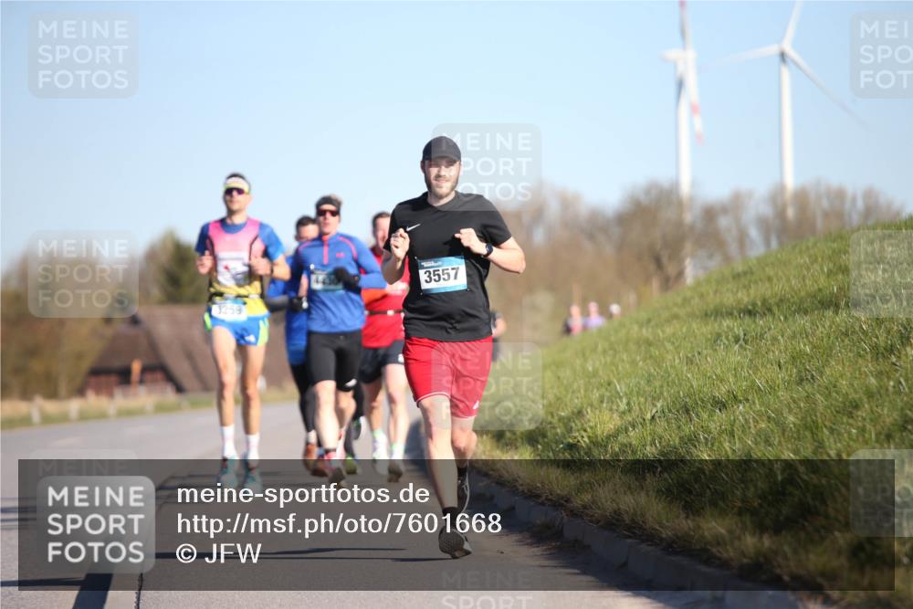 06.04.2025 - 44. Internationalen Wilhelmsburger Insellauf Jannik Wohlers http://msf.ph/oto/7601668 06.04.2025 09:19:47 Laufen 3259, 3557 meine-sportfotos.de