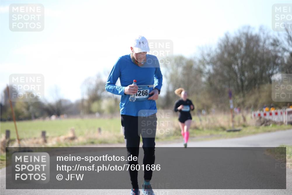 06.04.2025 - 44. Internationalen Wilhelmsburger Insellauf Jannik Wohlers http://msf.ph/oto/7601686 06.04.2025 10:45:16 Laufen 266 meine-sportfotos.de