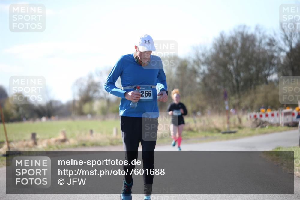 06.04.2025 - 44. Internationalen Wilhelmsburger Insellauf Jannik Wohlers http://msf.ph/oto/7601688 06.04.2025 10:45:16 Laufen 266 meine-sportfotos.de